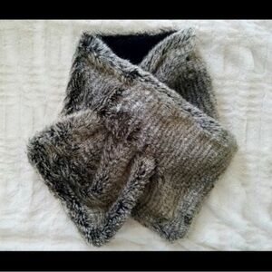 Stella & Dot Reversible Crossover Scarf/Shawl Black Cable Knit Faux Fur